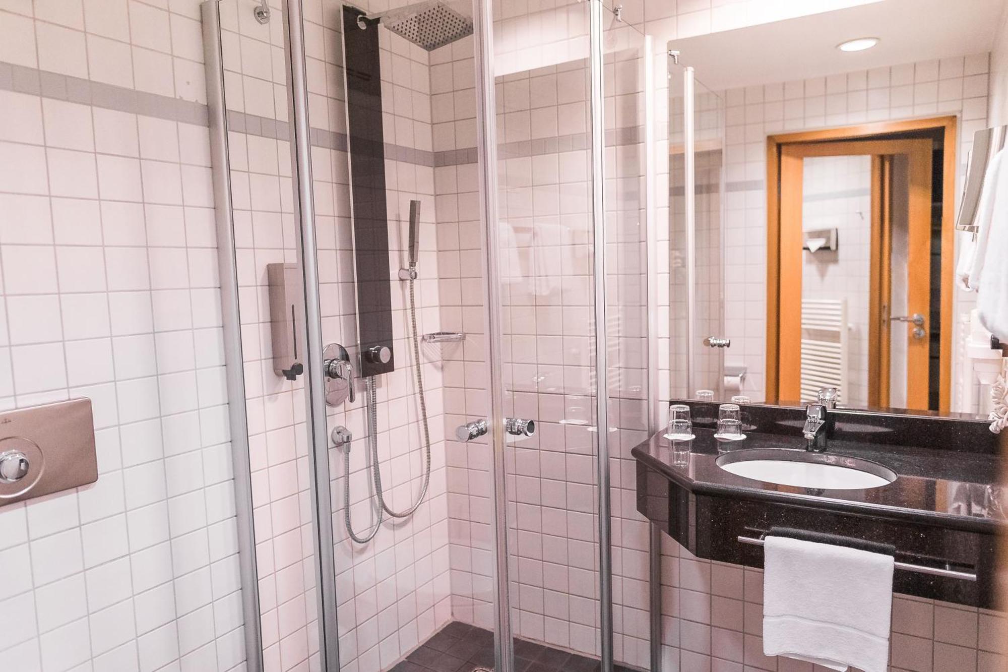 Plaza Inn Stuttgart-Ditzingen Eksteriør bilde